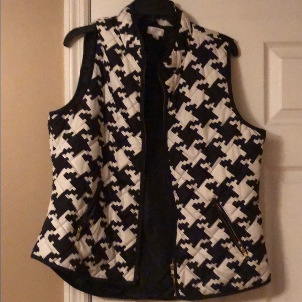 Crown & ivy large vest